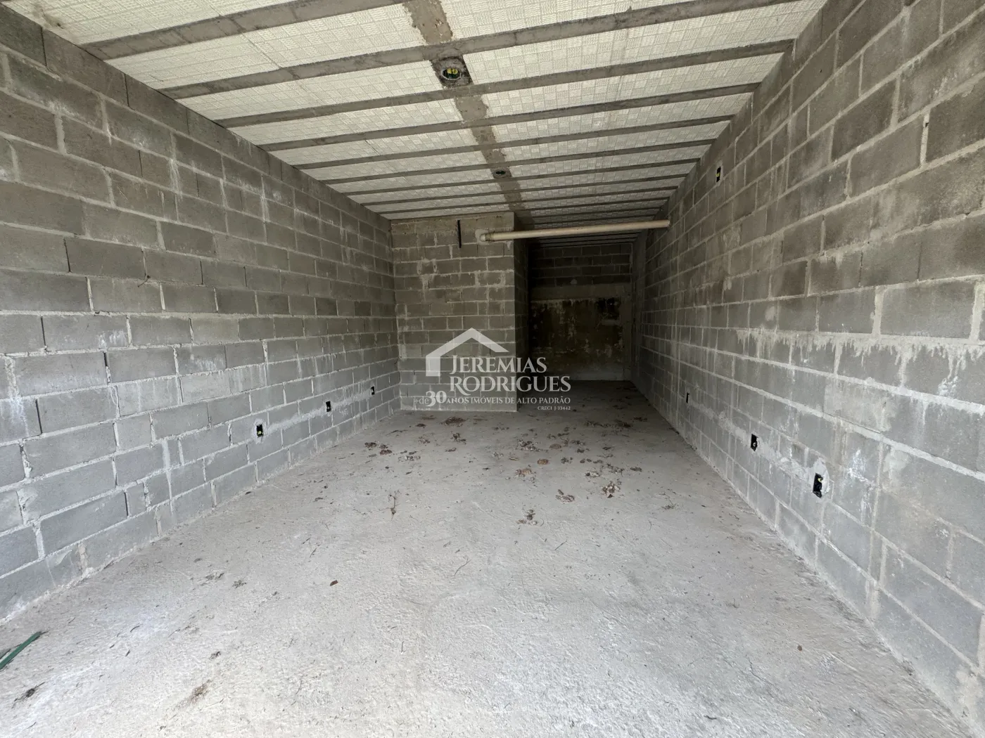 Área com imóvel residencial para venda no bairro Crispim em Pindamonhangaba/SP