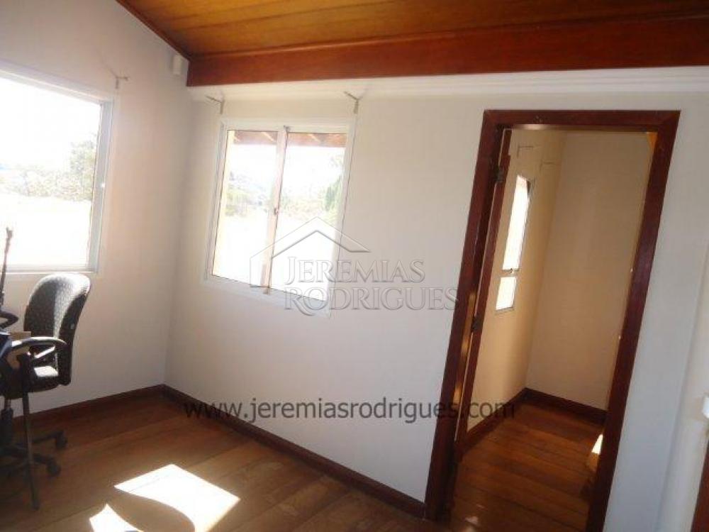 Casa à venda no Condomínio Colonial Village I em Pindamonhangaba/SP