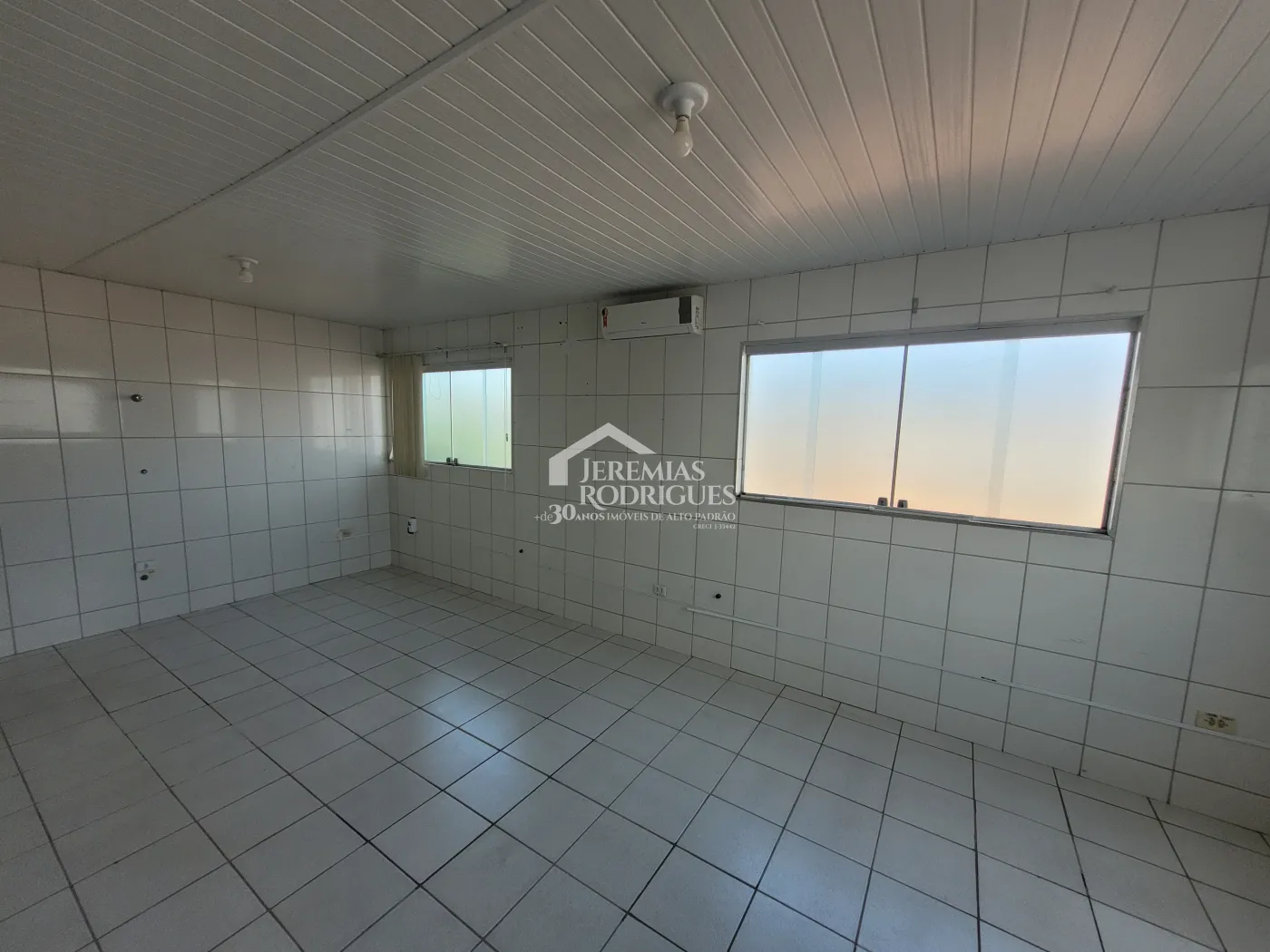 Cozinha industrial com 360 m² - Residencial Ouro Verde - Pindamonhangaba/SP.