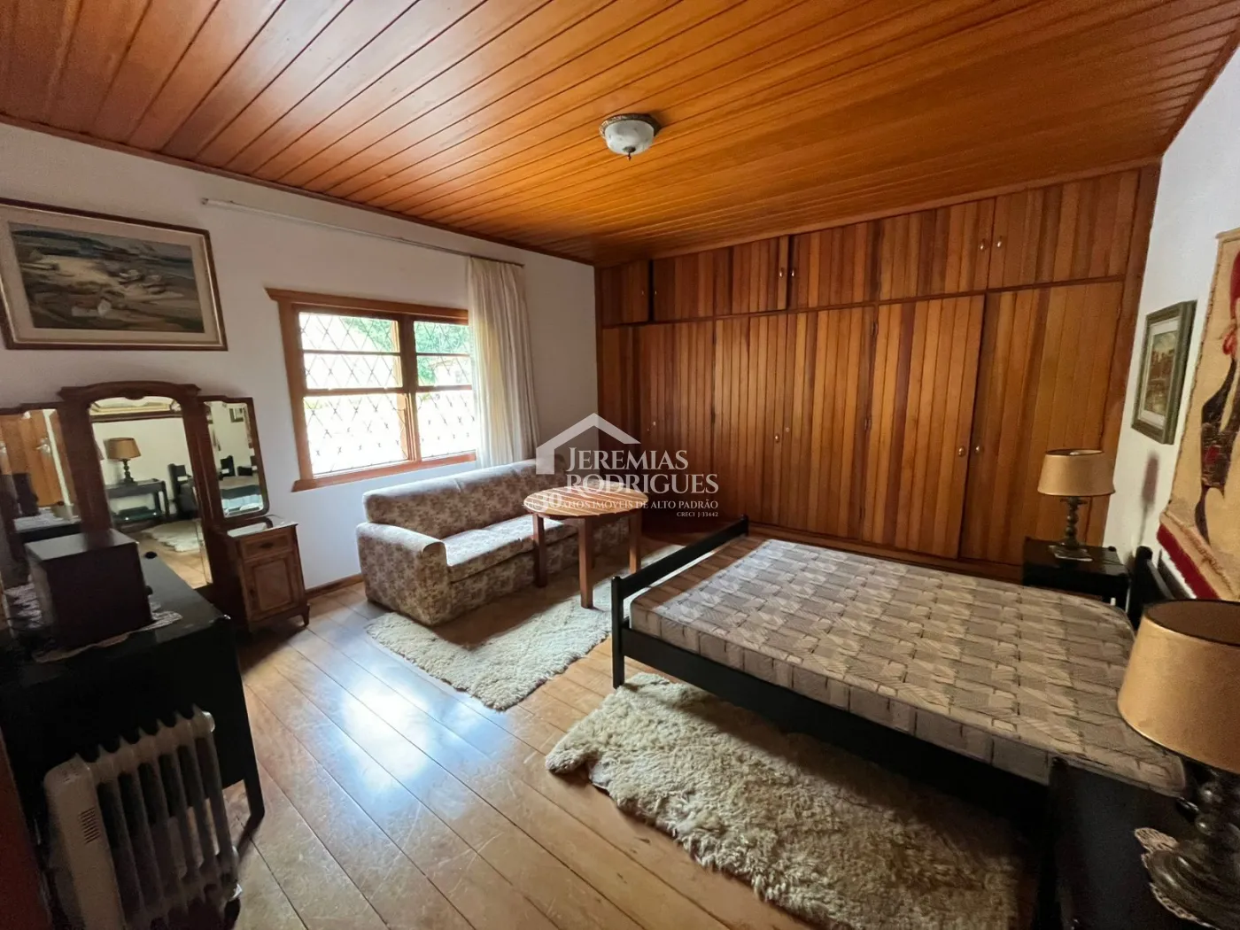 Casa para venda com 3 dormitórios no Jardim do Embaixador em Campos do Jordão/SP