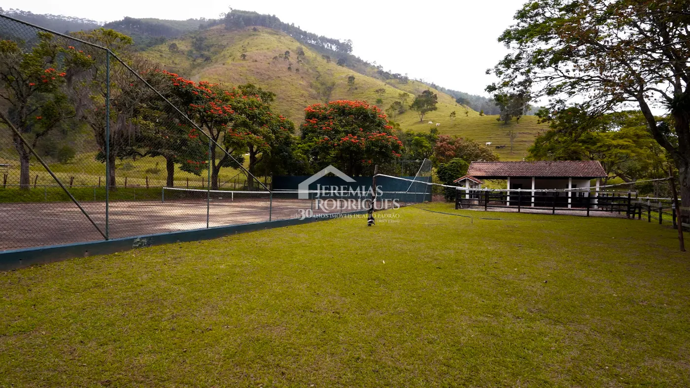 Fazenda à venda com 2.544 hectares em Santa Branca/SP.