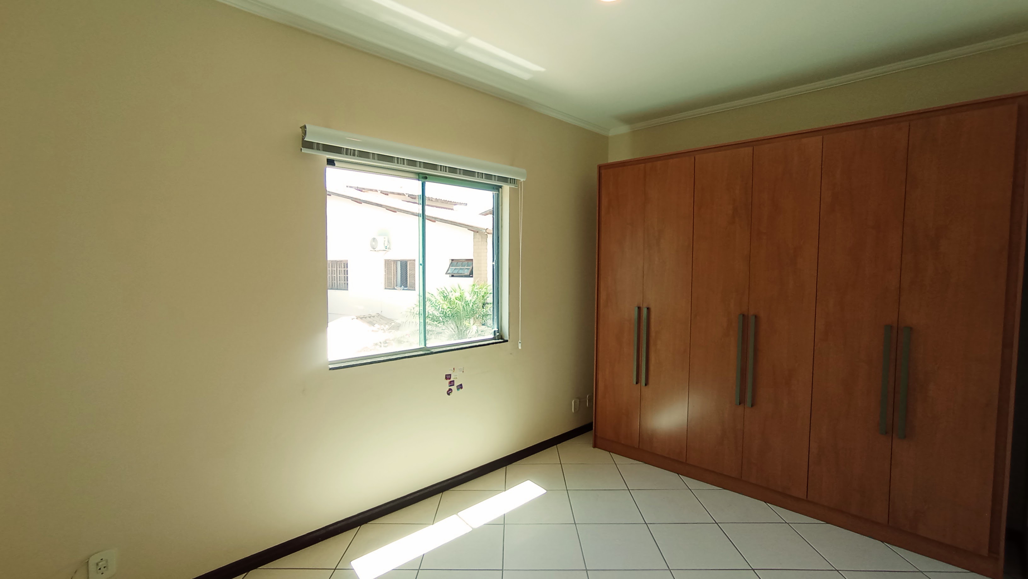 Casa para venda e locação com 3 dormitórios no Condomínio Vale dos Príncipes em Taubaté/SP.