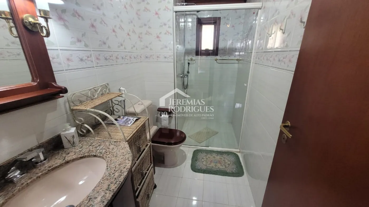 Apartamento à venda com 4 dormitórios, 324m² no Condomínio Le Bourg Saint Maurice em Campos do Jordão/SP.