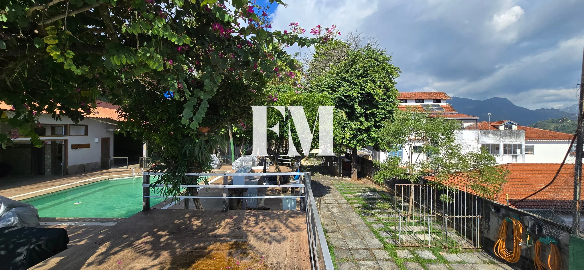Casa Exclusiva Cercada pelo Verde com Lazer Completo e Guarita com Segurança 24 Horas - foto 17