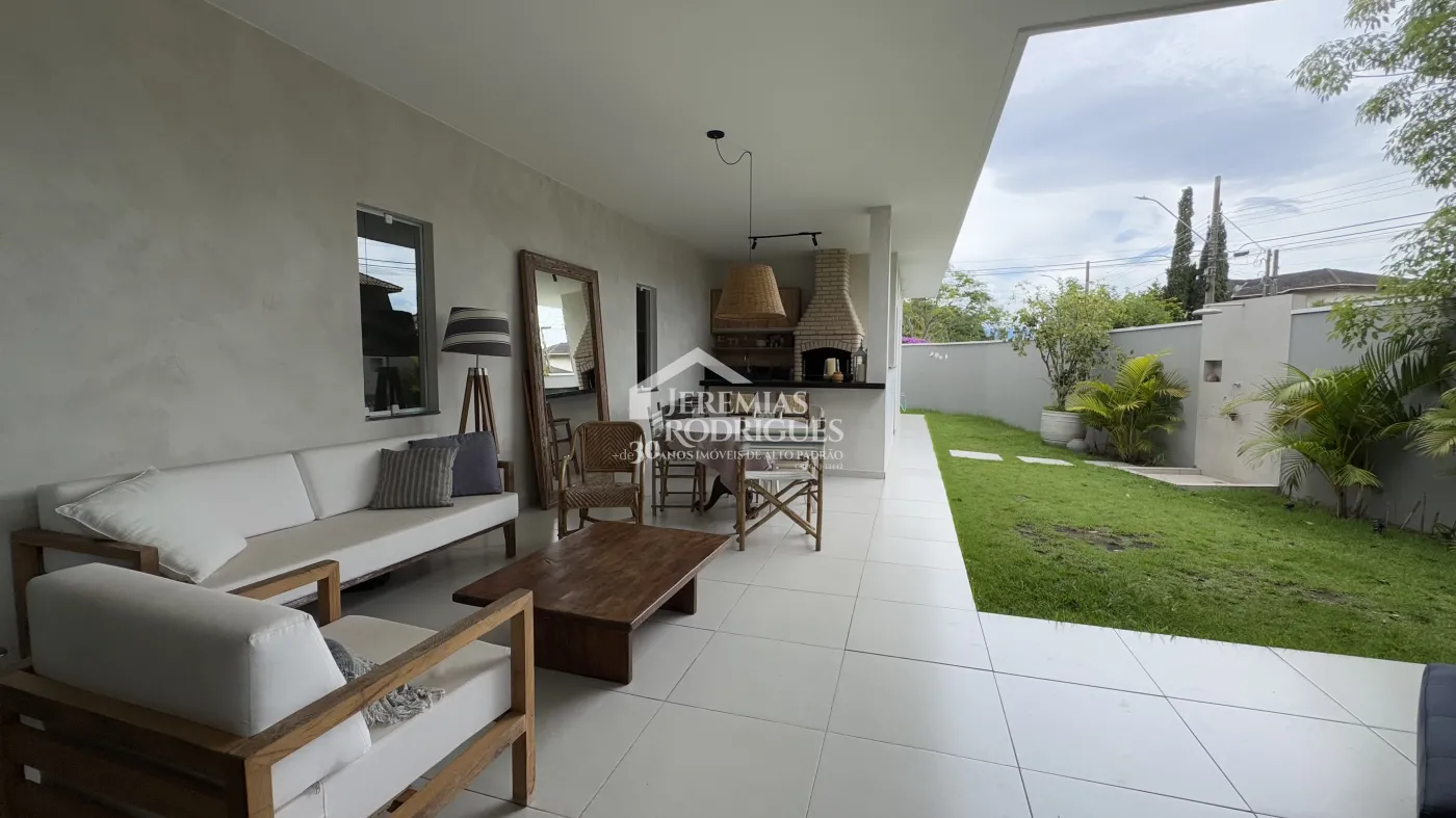 Casa à venda com 3 suítes no Condomínio Real Ville em Pindamonhangaba/SP.