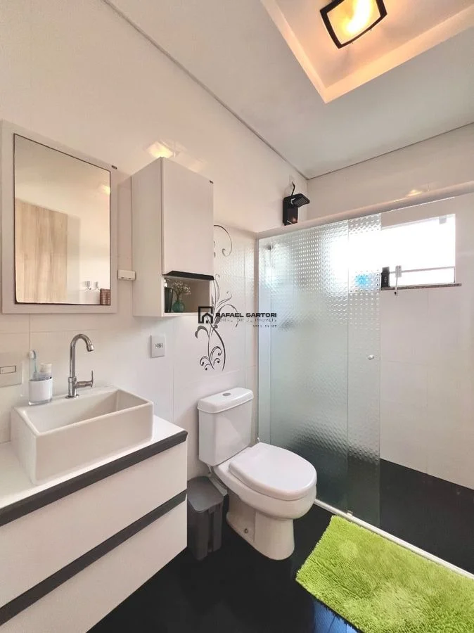 CASA COM PISCINA NO BAIRRO AMIZADE