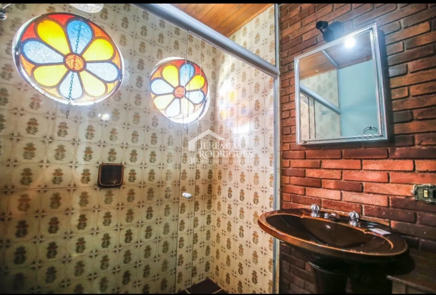 Casa para venda com 11 dormitórios no bairro Recanto Feliz em Campos do Jordão/SP