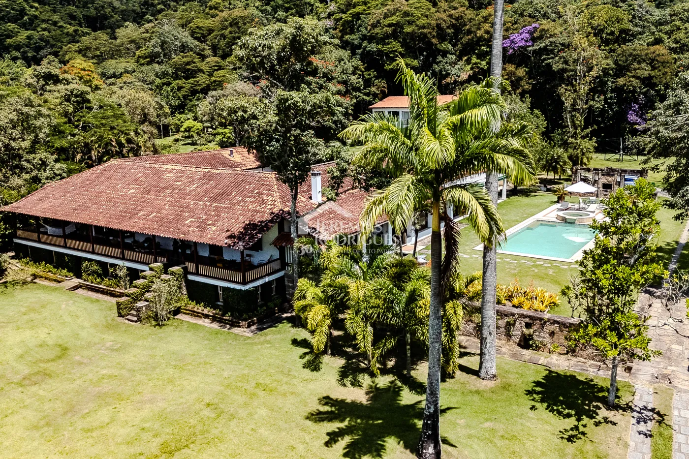 Fazenda à venda com 3.389.000,00 m² em Piraí/RJ.