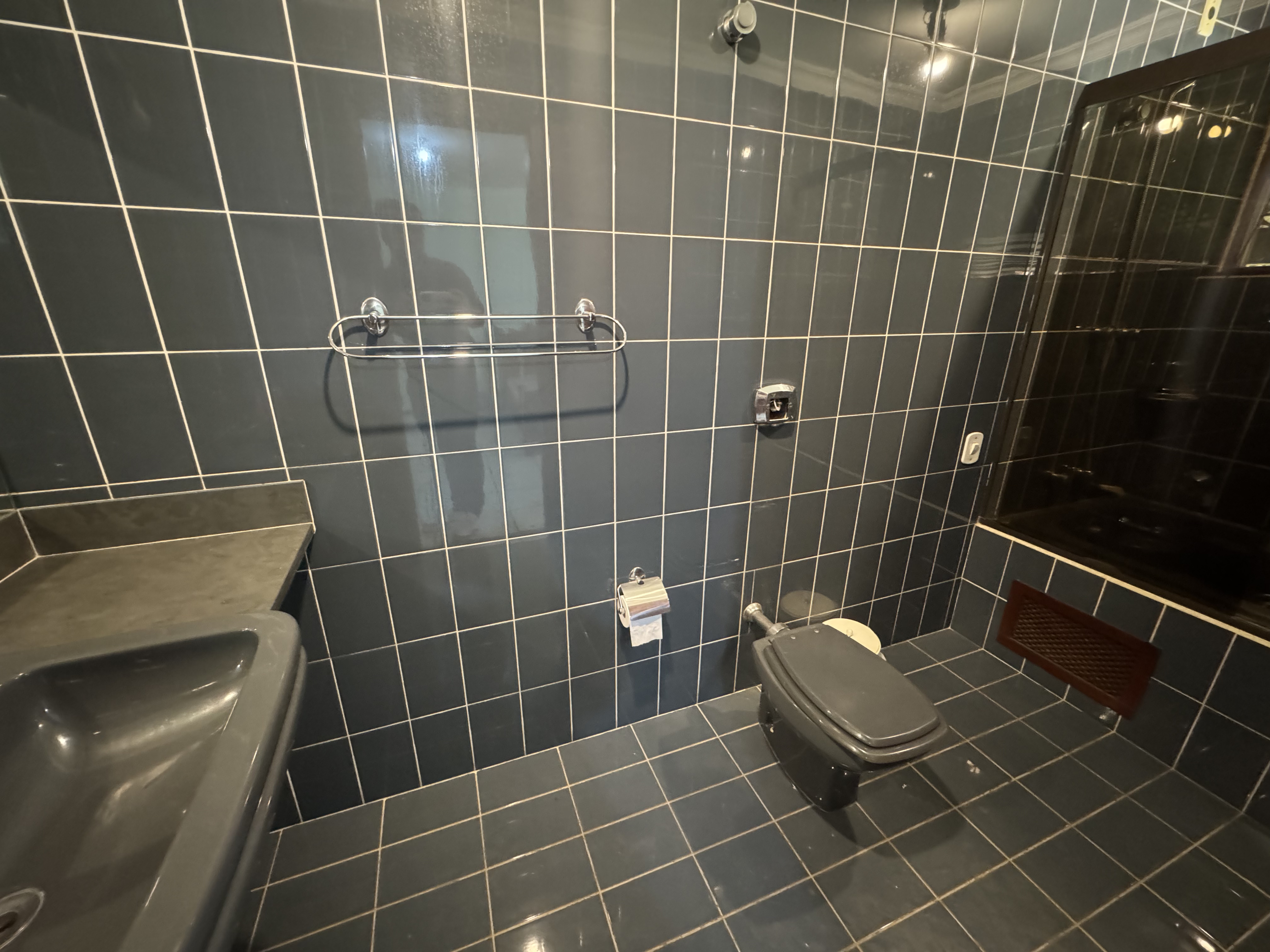 Casa à venda com 5 dormitórios no Condomínio Village Paineiras em Pindamonhangaba/SP.