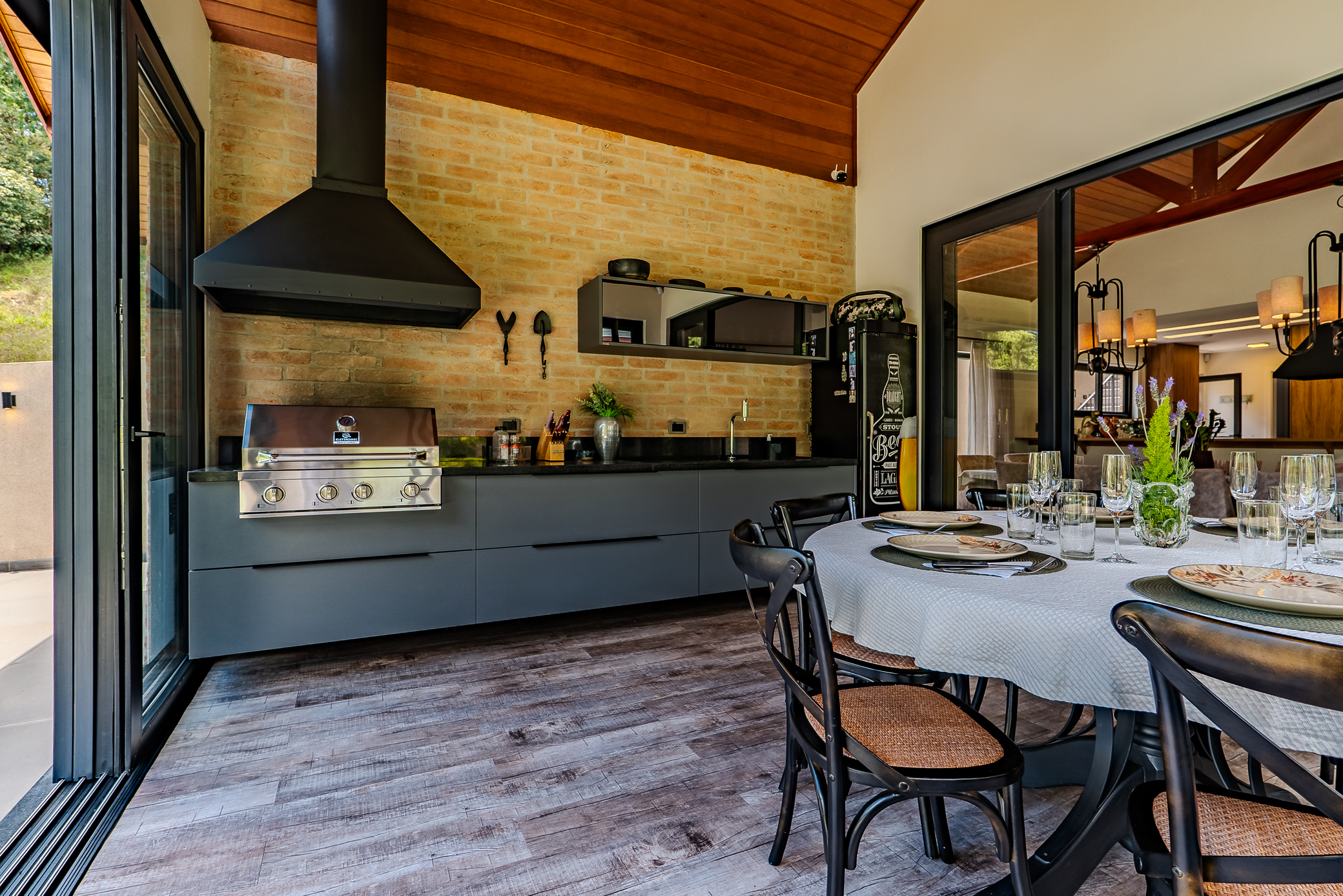 Mansão à venda com 5 suítes no Condomínio Reserva Figueiredo em Campos do Jordão/SP. 