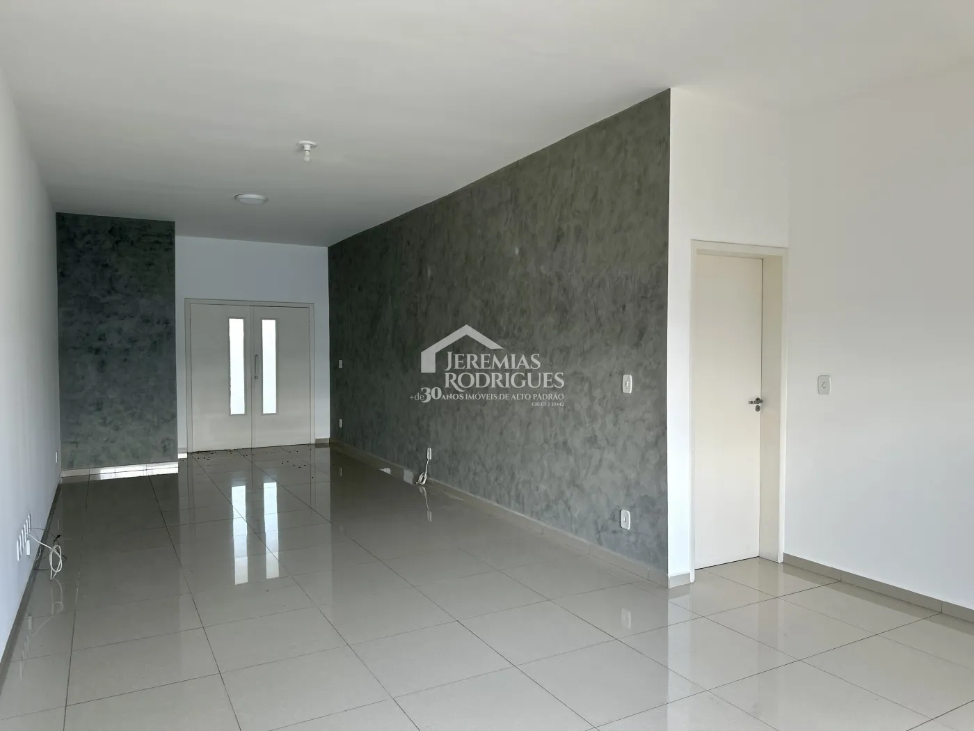 Casa para venda com 3 dormitórios no Condomínio Campos Do Conde I em Tremembé/SP