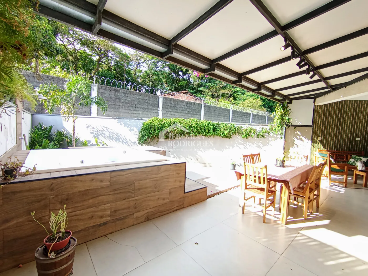 Casa para venda com 3 suítes no Condomínio Morada do Visconde em Tremembé/SP