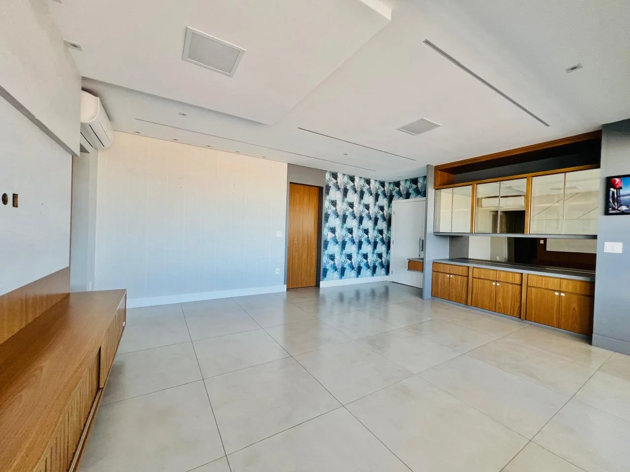 Apartamento para venda e locação no Edifício Grand Terrace em Taubaté/SP. 