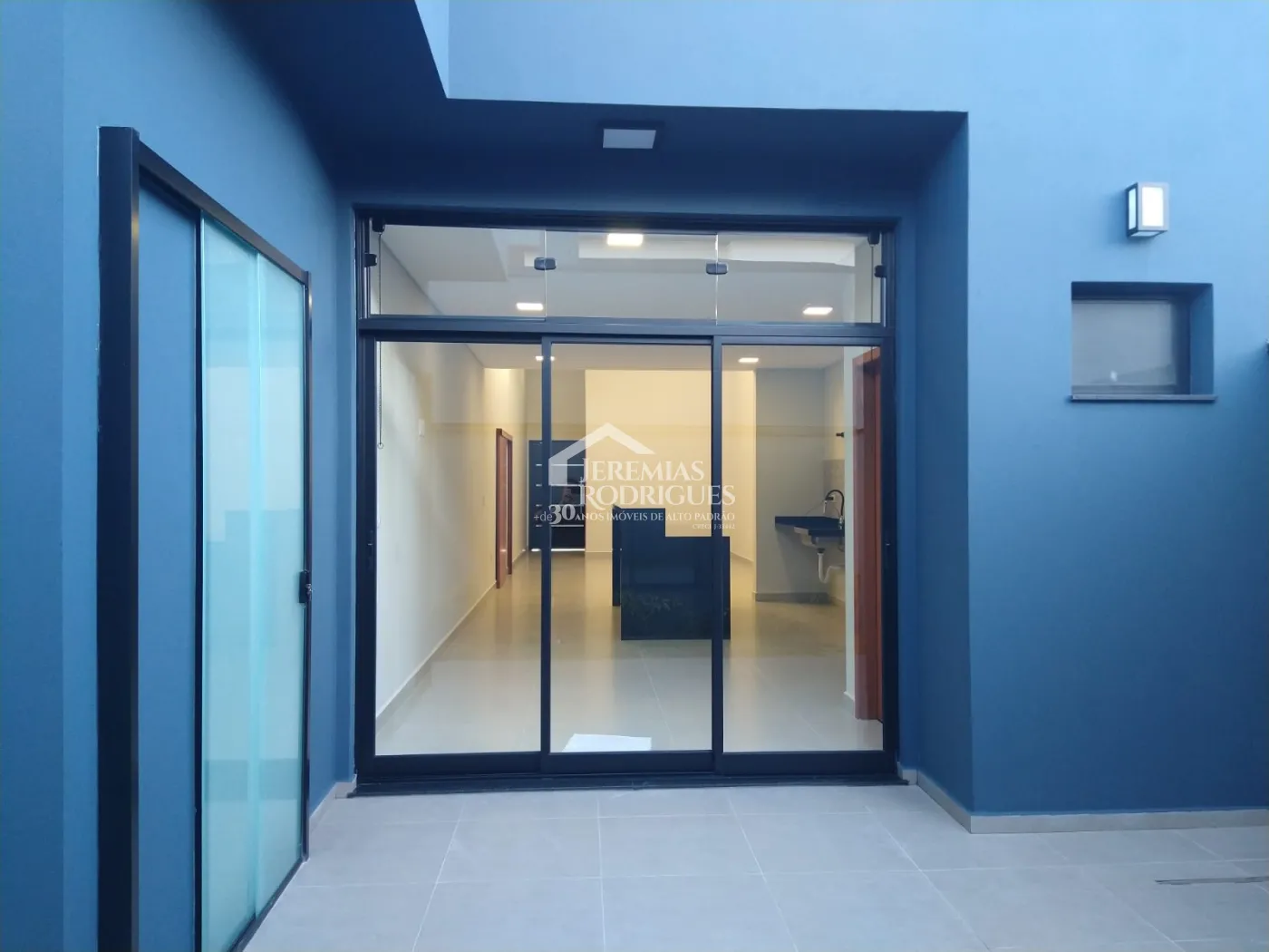 Casa à venda com 2 dormitórios no Condomínio Barão de Tremembé em Tremembé/SP