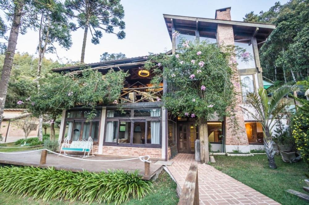Casa à venda no Condomínio Pedra de Fogo em Campos do Jordão/SP.