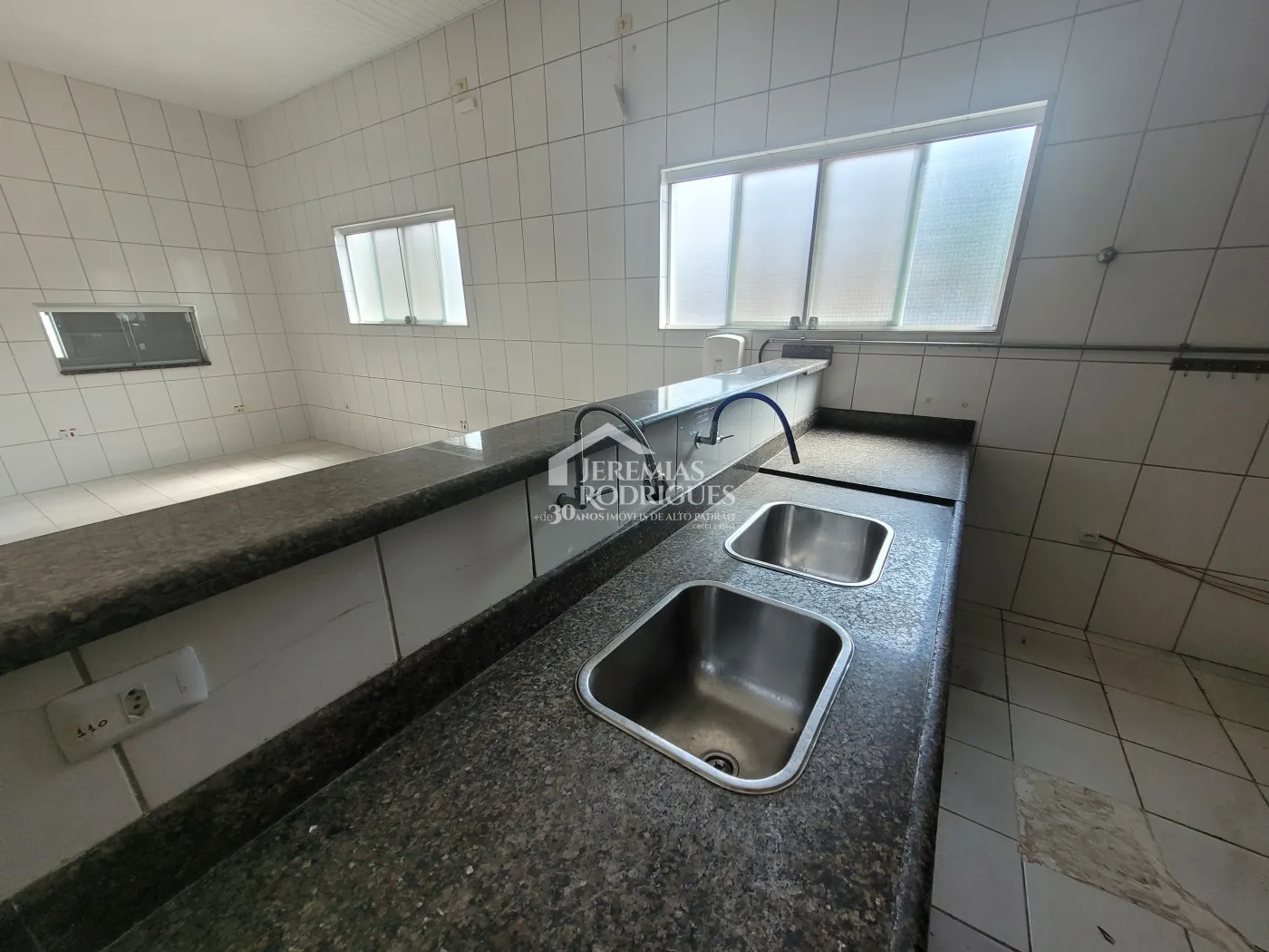 Cozinha industrial com 360 m² - Residencial Ouro Verde - Pindamonhangaba/SP.