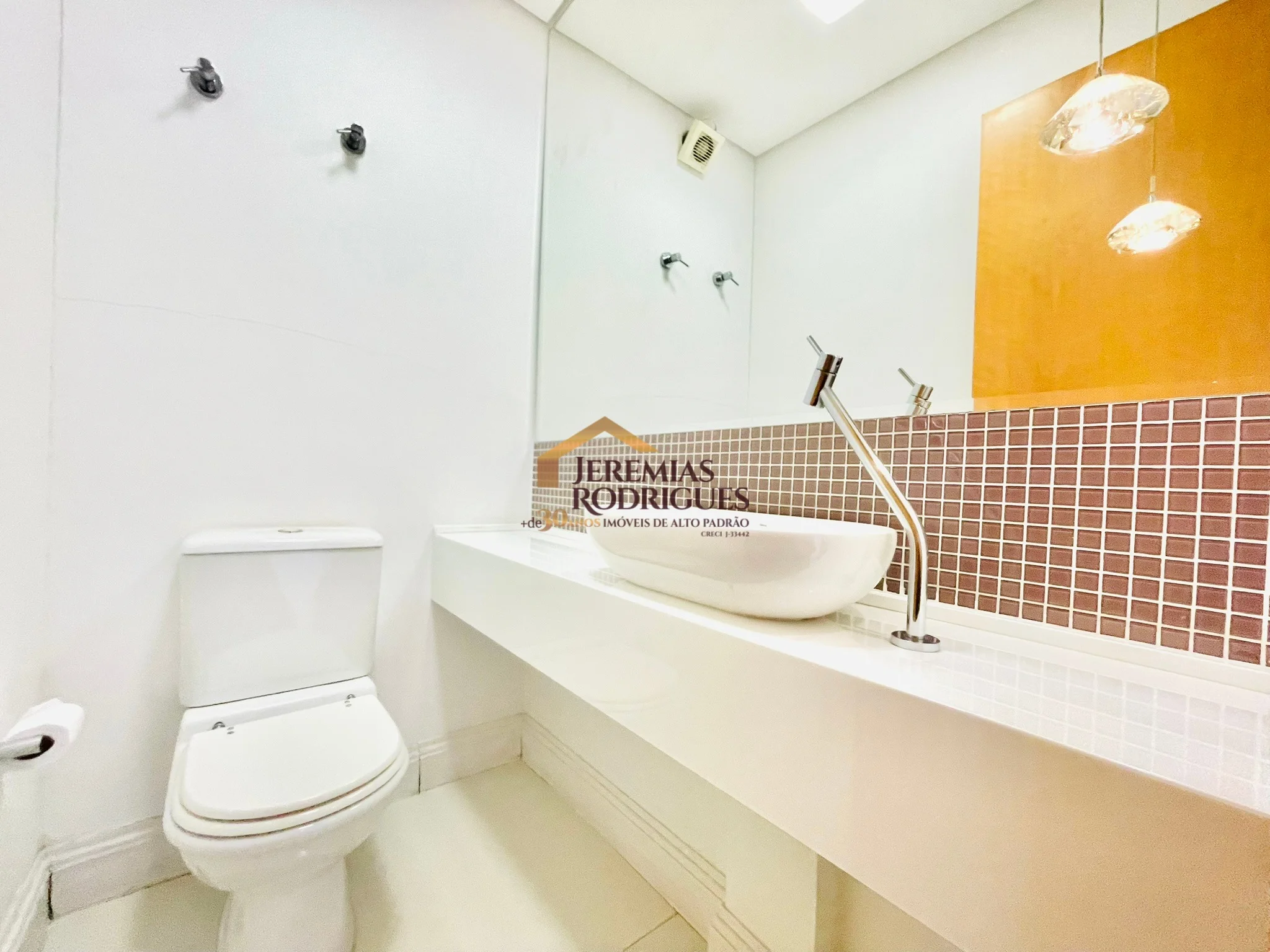Apartamento Mobiliado para locação e venda no Condomínio Des Arts em Taubaté/SP.