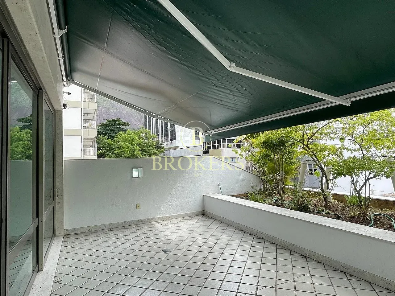 Edifício de sede corporativa exclusiva no Humaitá em localização estratégica da Zona Sul