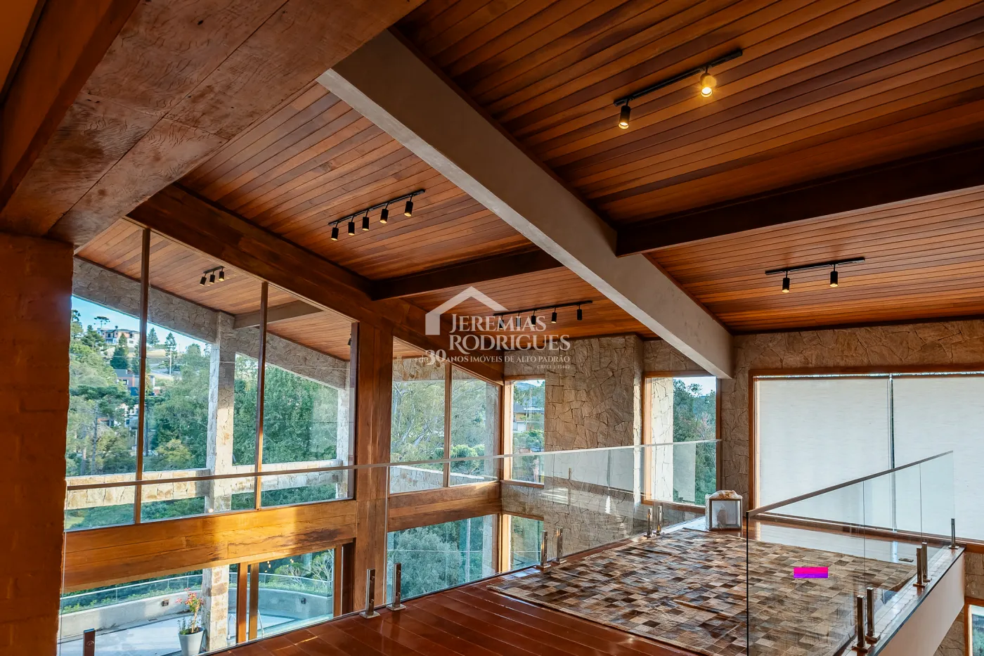 Casa com 4 suítes no condomínio Reserva Figueiredo em Campos do Jordão/SP