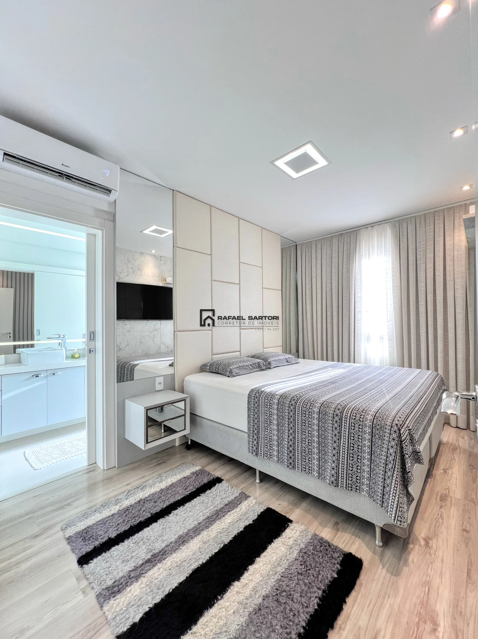 APARTAMENTO NO CENTRO COM 03 SUÍTES