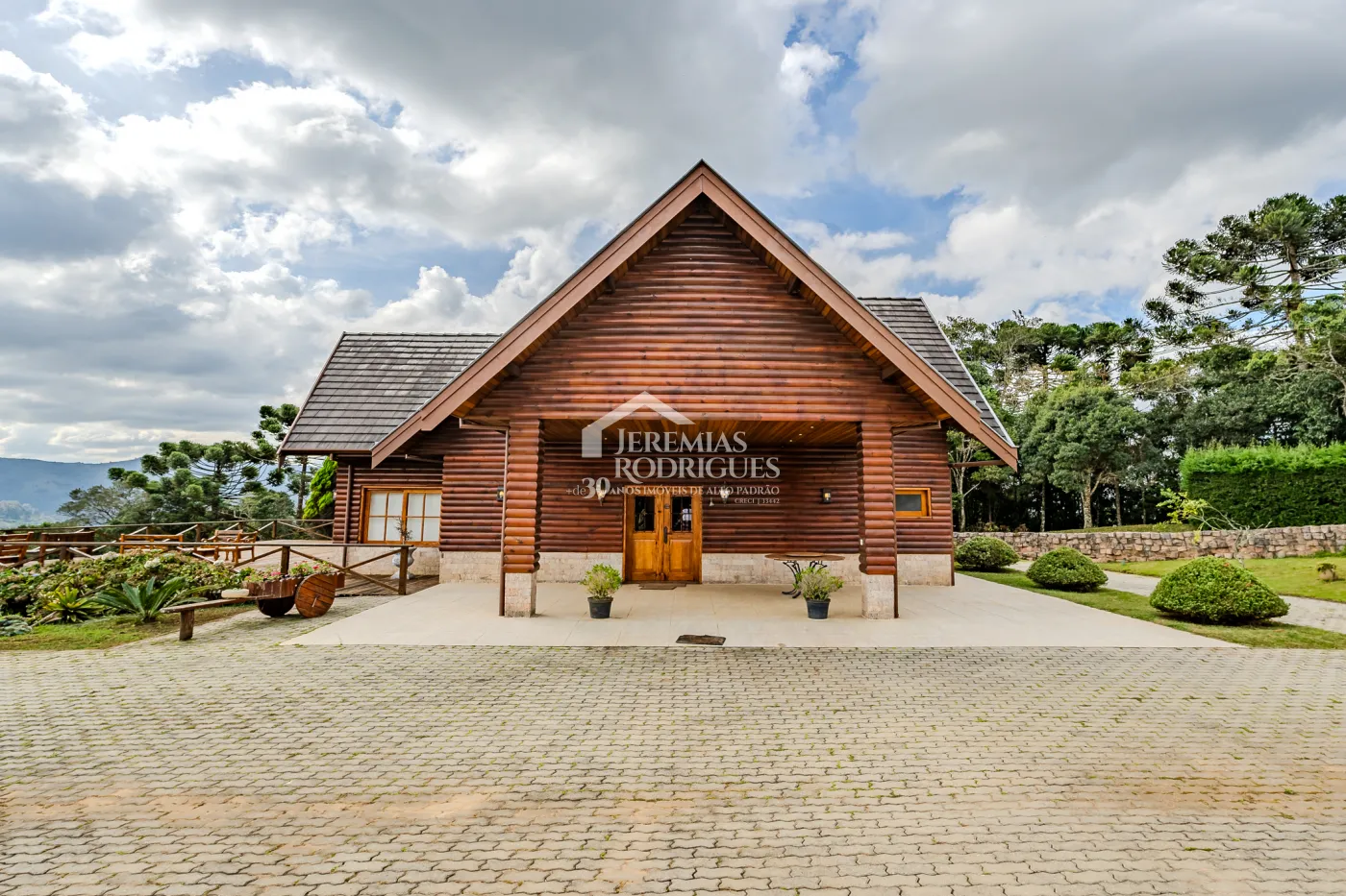 Fazenda com 2.904.000 m² - Sapucaí-Mirim - MG