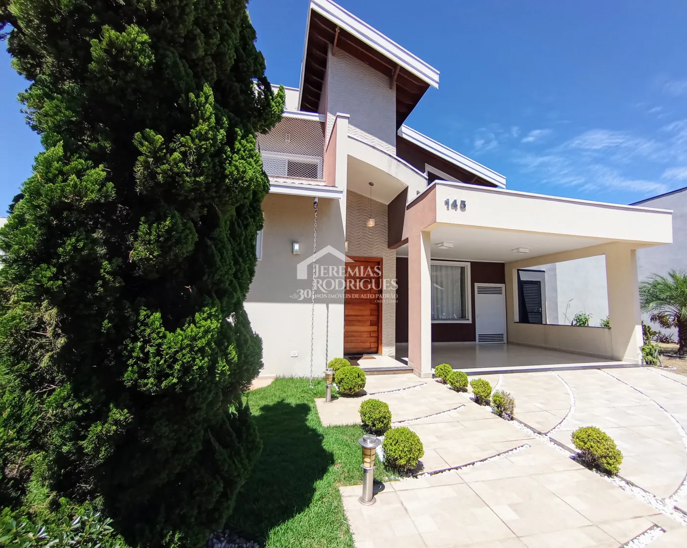 Casa para venda com 3 dormitórios no Condomínio Campos Do Conde II Versailles em Tremembé/SP