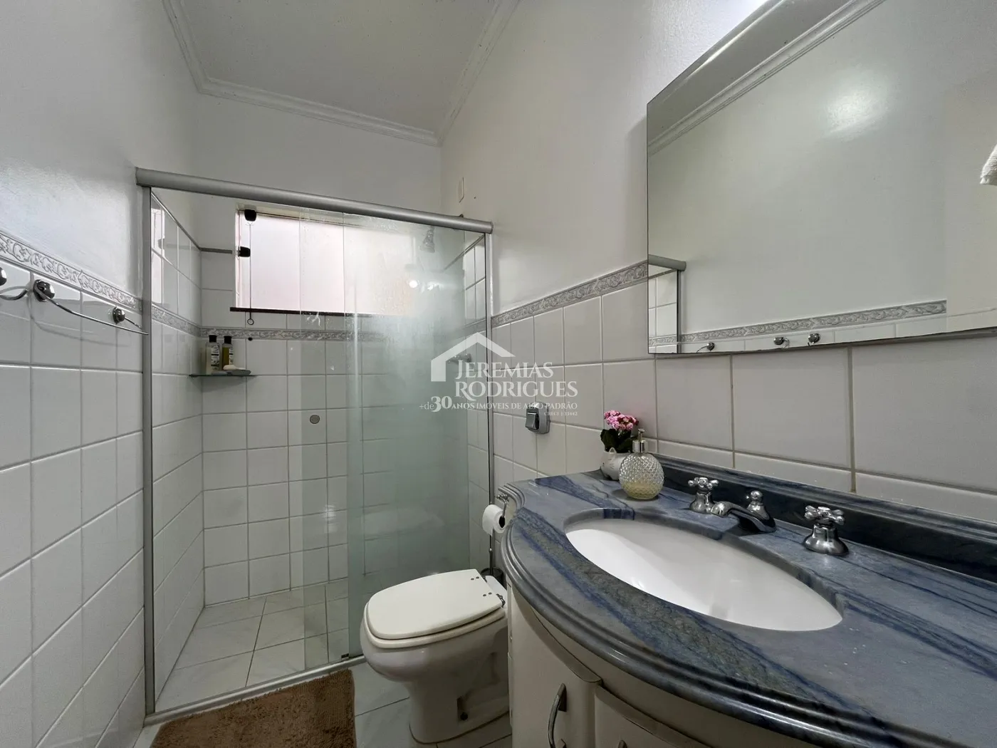Casa com 4 dormitórios, 421 m² - Condomínio Chácaras Cataguá - Taubaté/SP.