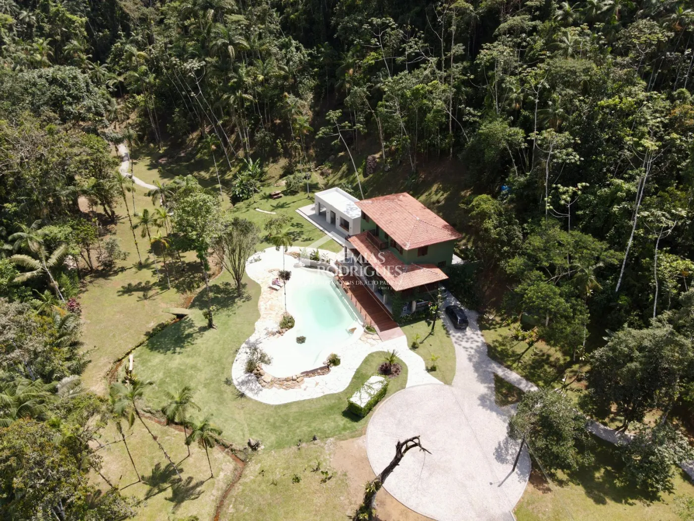 Casa com 3 dormitórios, 350 m² - Ubatumirim - Ubatuba/SP