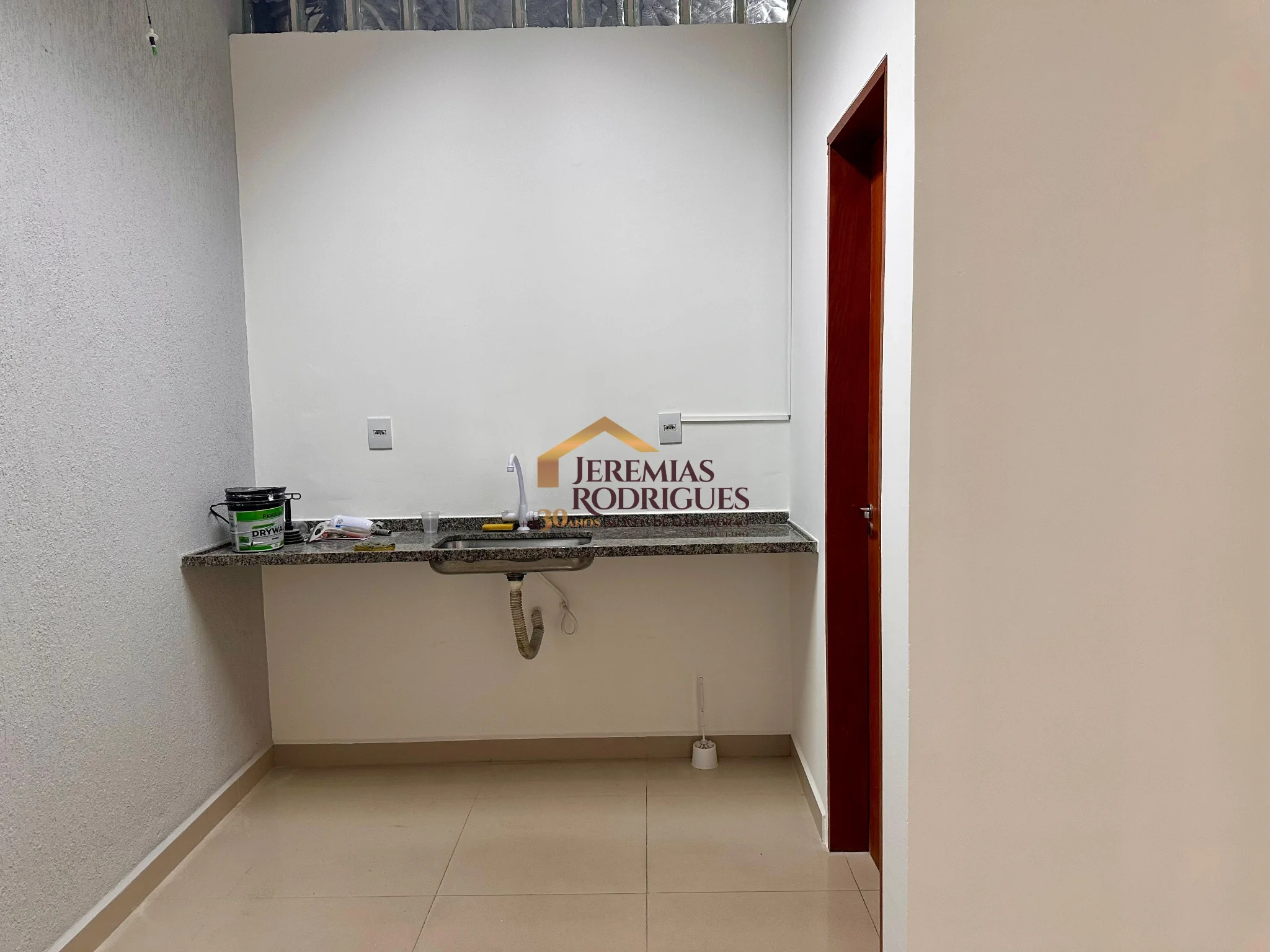 Ponto comercial para locação no centro em Taubaté/SP. - foto 4