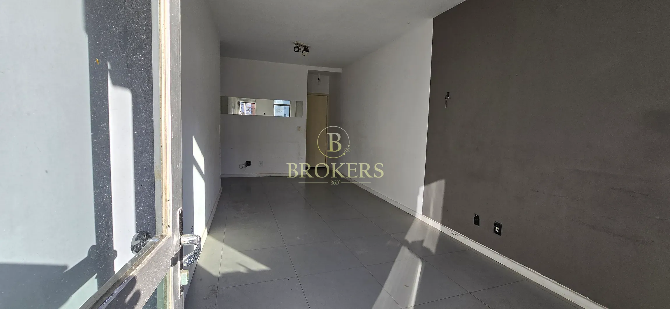 Apartamento quarto e sala a venda em Botafogo com Varanda, vista para o Cristo e Vaga de Garagem. — foto 8