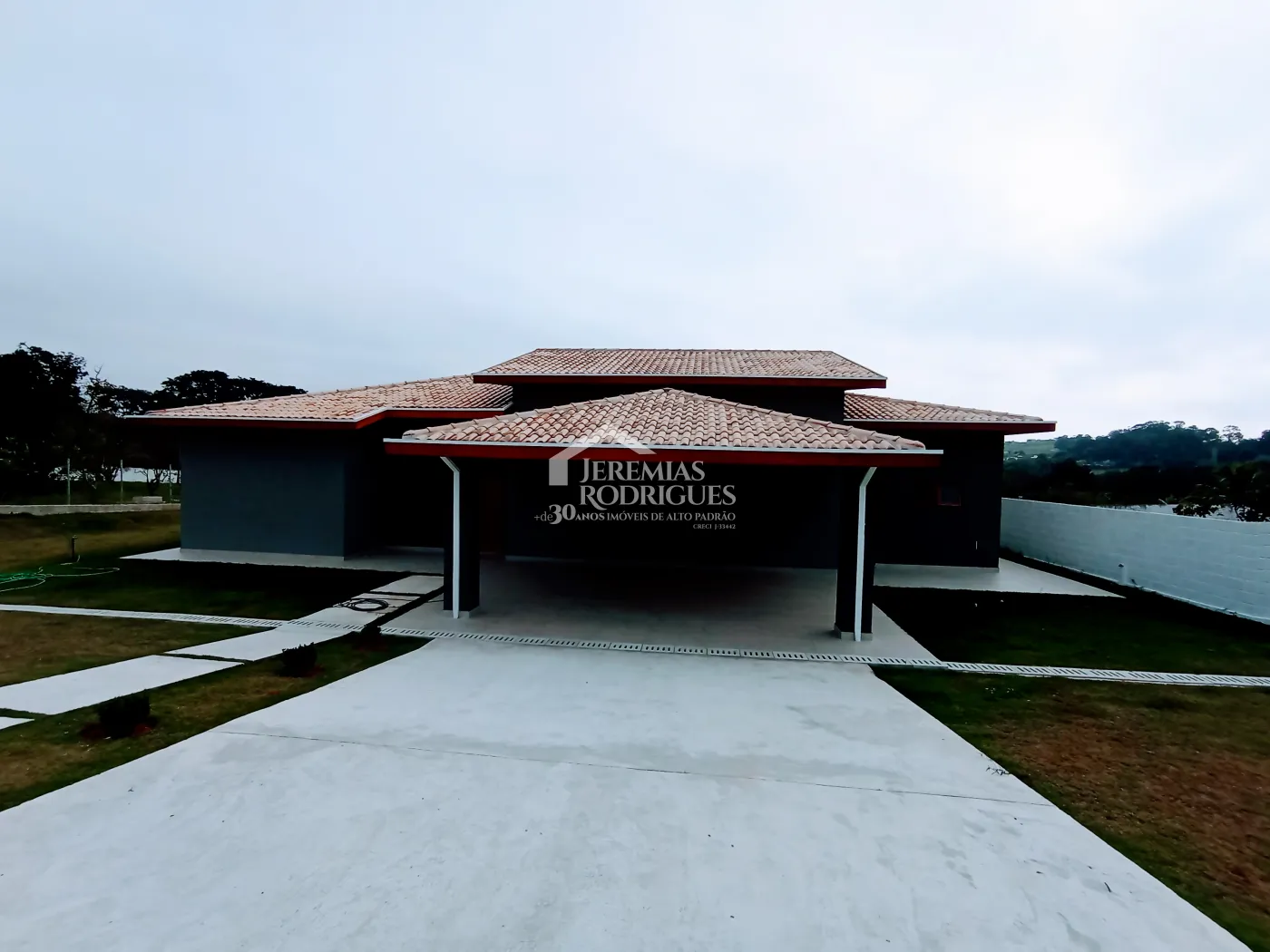Casa à venda com 4 dormitórios no Condomínio Chácaras Cataguá em Taubaté/SP