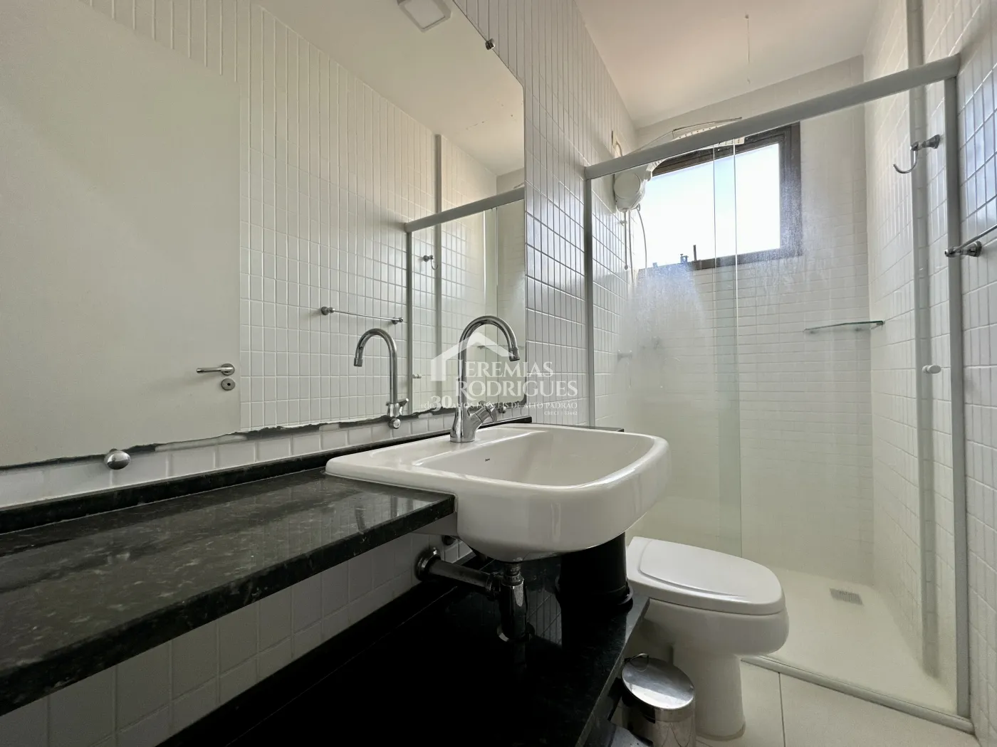 Apartamento com 3 dormitórios, 125 m² - Edifício Jabuticabeiras - Taubaté/SP.