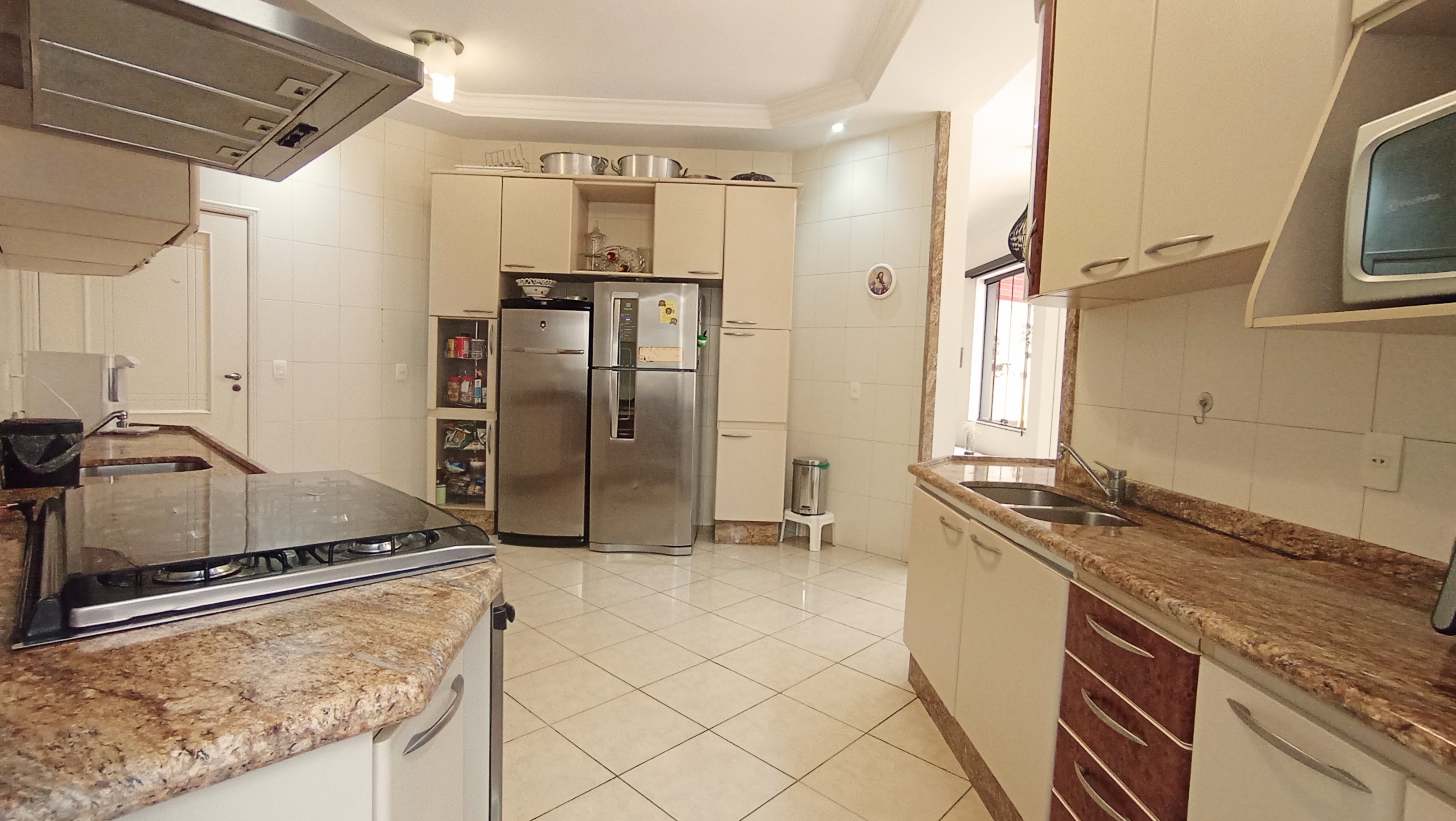 Casa à venda com 4 dormitórios no Condomínio Taubaté Village em Taubaté/SP.
