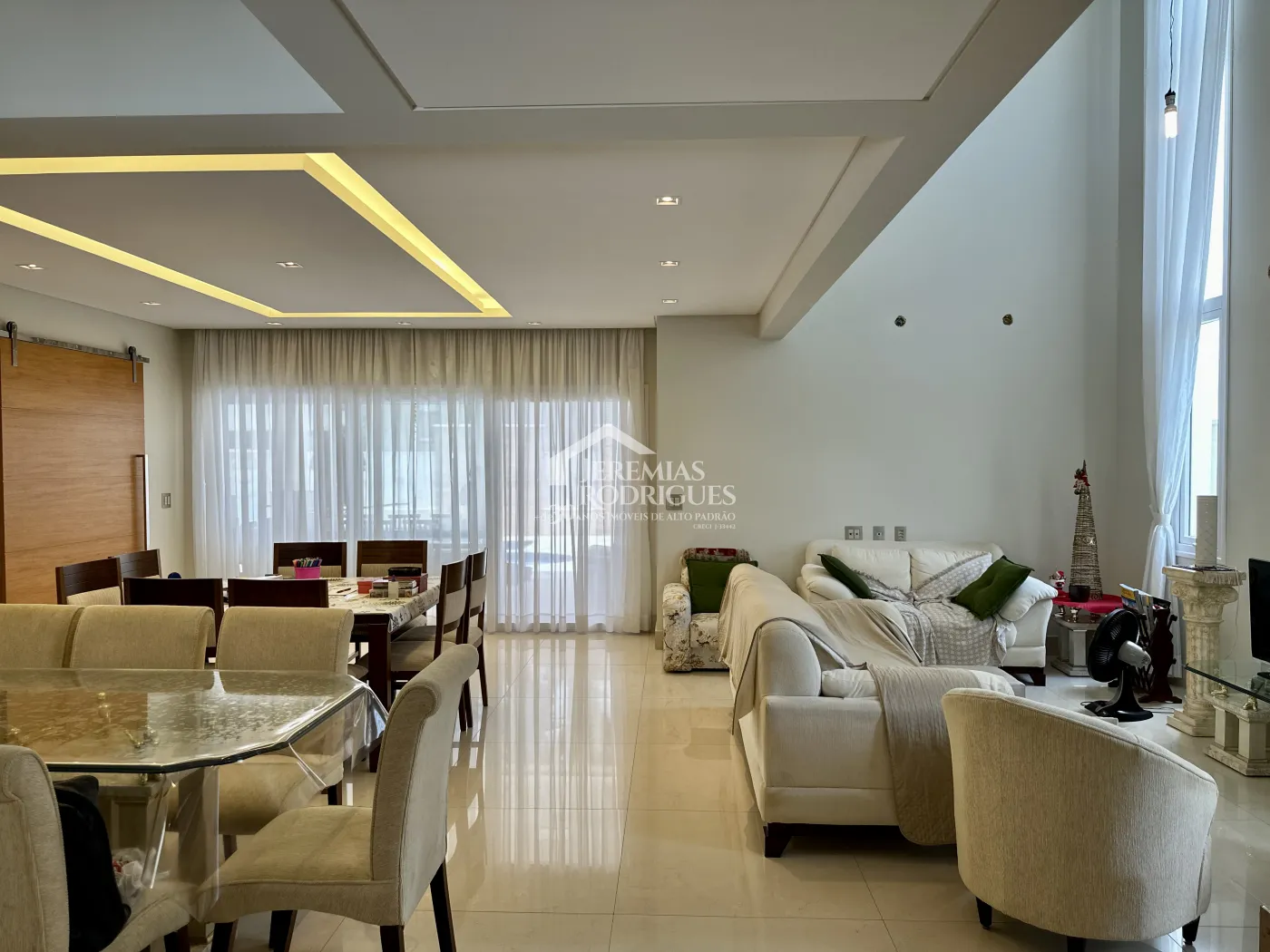 Casa com 4 dormitórios, 369 m² - Condomínio Terras de San Marco - Taubaté/SP.