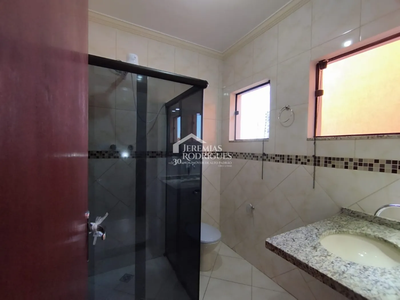 Casa à venda com 4 dormitórios no bairro Alto do Cardoso em Pindamonhangaba/SP.