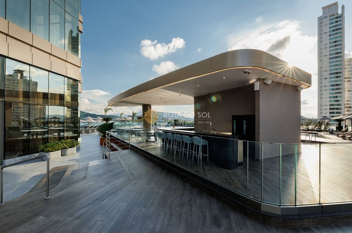 Yachthouse Apartamento Alto Padrão 4 Suítes no Centro de Balneário Camboriú SC
