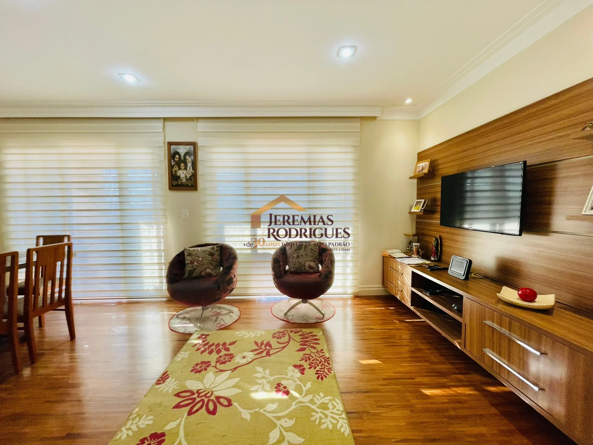 Apartamento à venda no Edifício Sauípe em Taubaté/SP.
