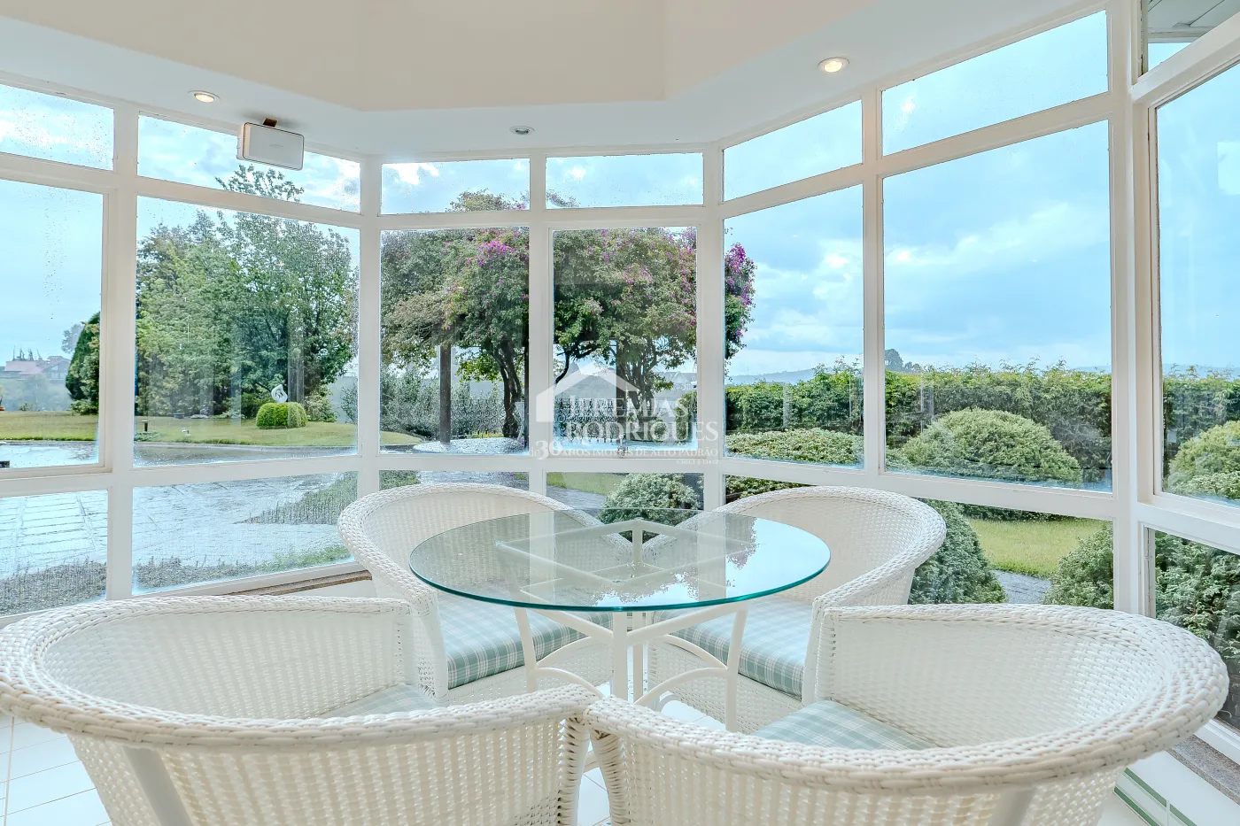 Casa com 4 suítes, 670 m² - Alto do Capivari - Campos do Jordão/SP.