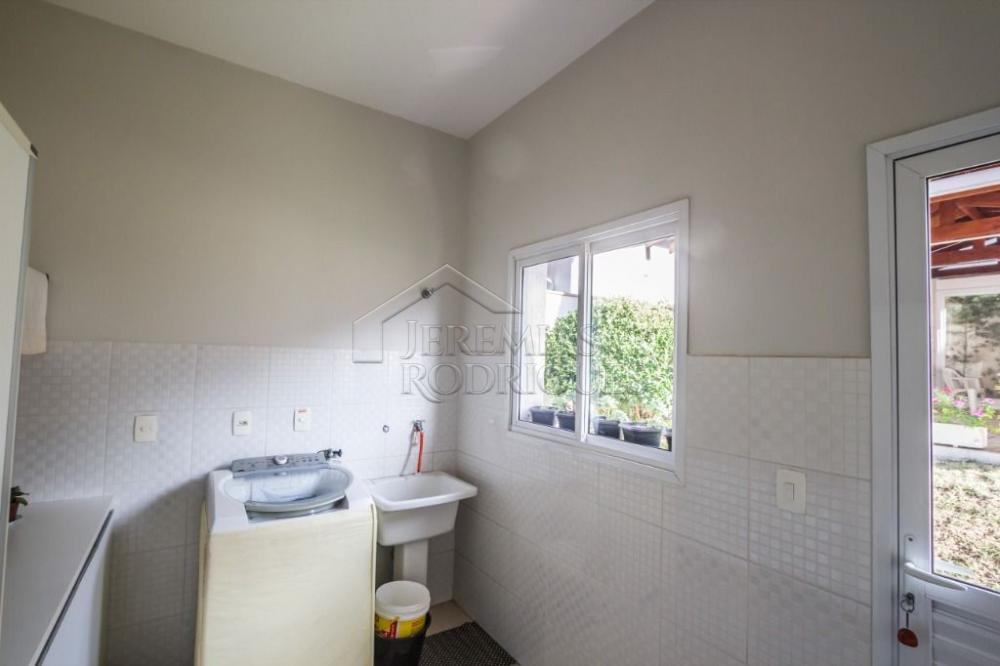 Casa à venda no Condomínio Colonial Village I em Pindamonhangaba/SP