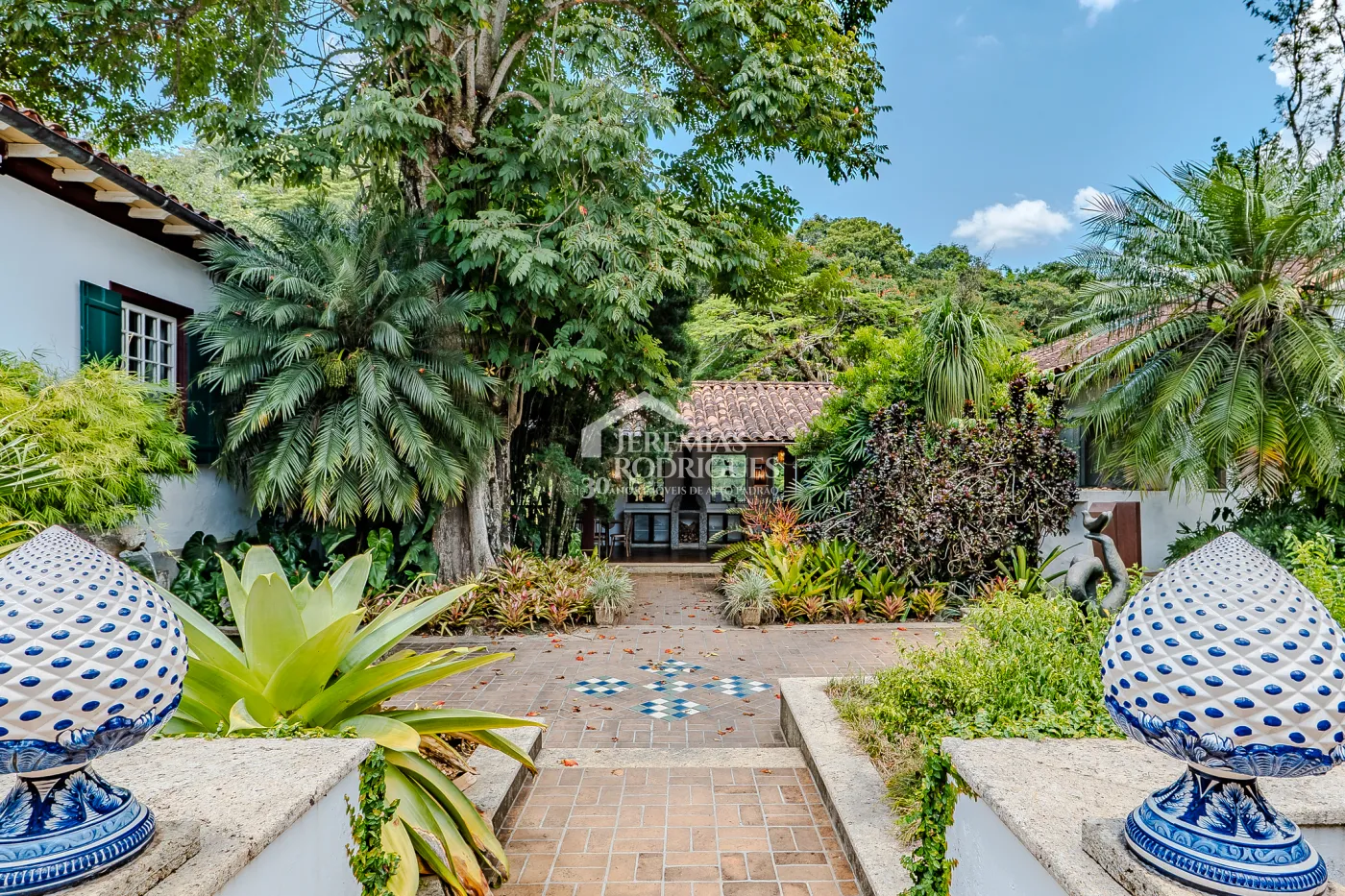 Fazenda à venda com 3.389.000,00 m² em Piraí/RJ.