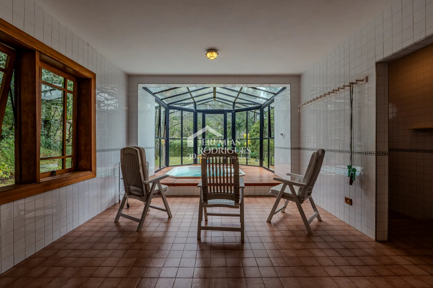 Casa de Campo à venda com 5 suítes no bairro Reinópolis em Santo Antônio do Pinhal/SP