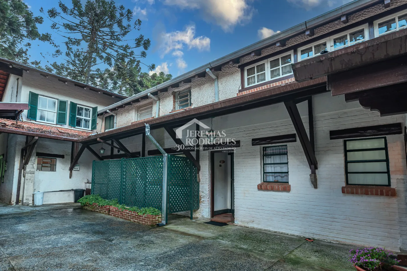 Casa com 9 dormitórios, 694 m² - Condomínio Reserva Figueiredo - Campos do Jordão/SP