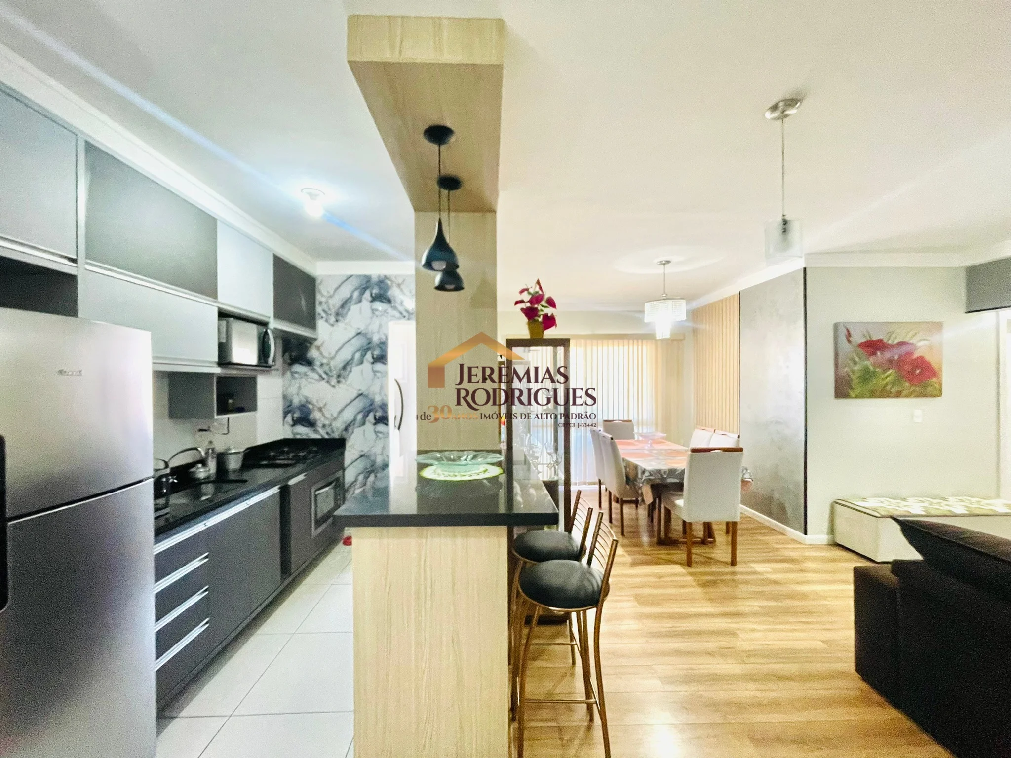 Apartamento à venda no Edifício Maison em Taubaté/ SP.