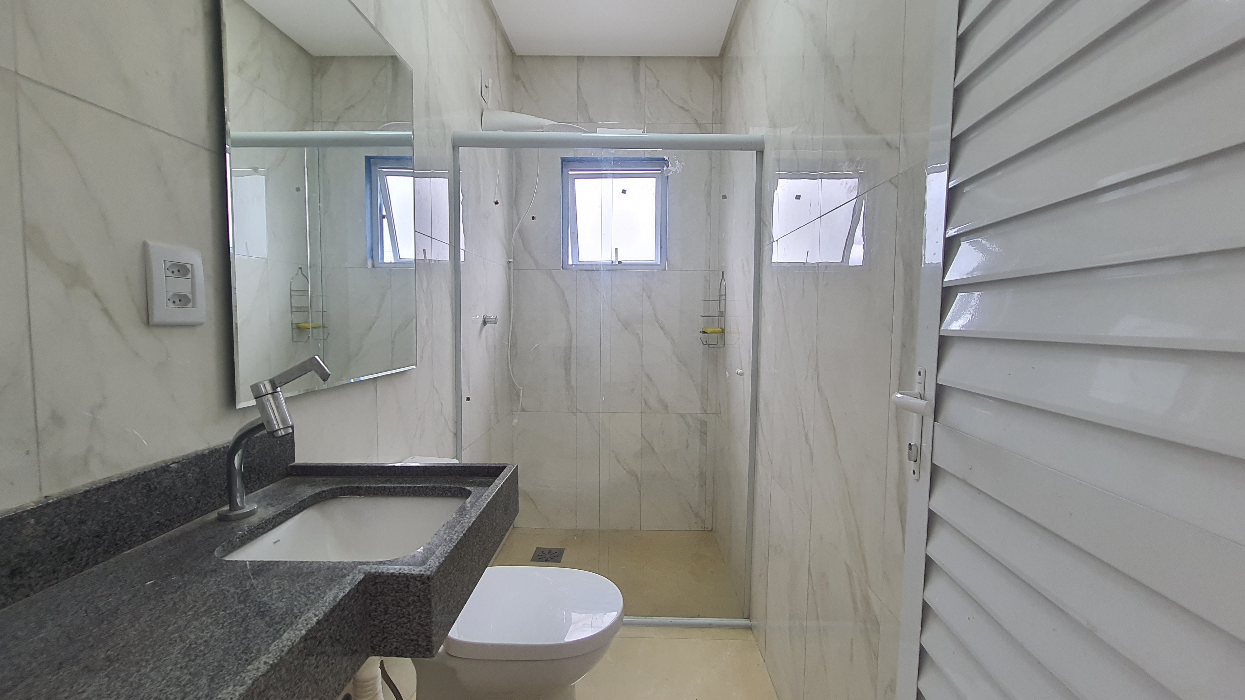 Galpão para locação com 3.900 m² no bairro Santa Luzia, na rodovia pres. Dutra em Caçapava/SP.  