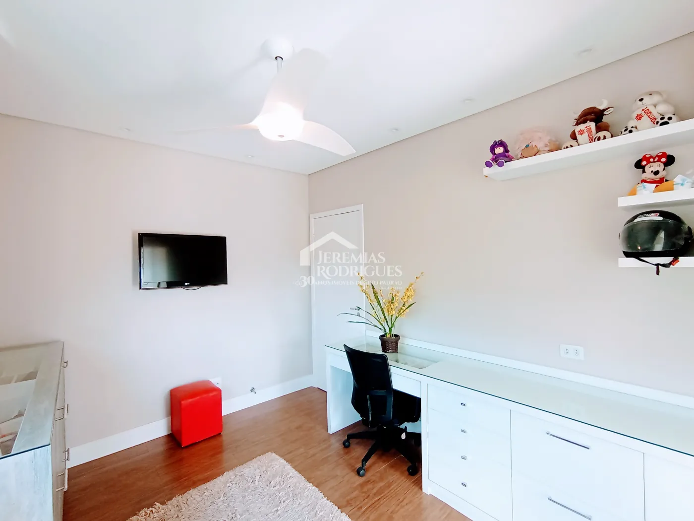 Casa à venda com 4 suítes no Condomínio Altos da Serra VI em São José dos Campos/SP