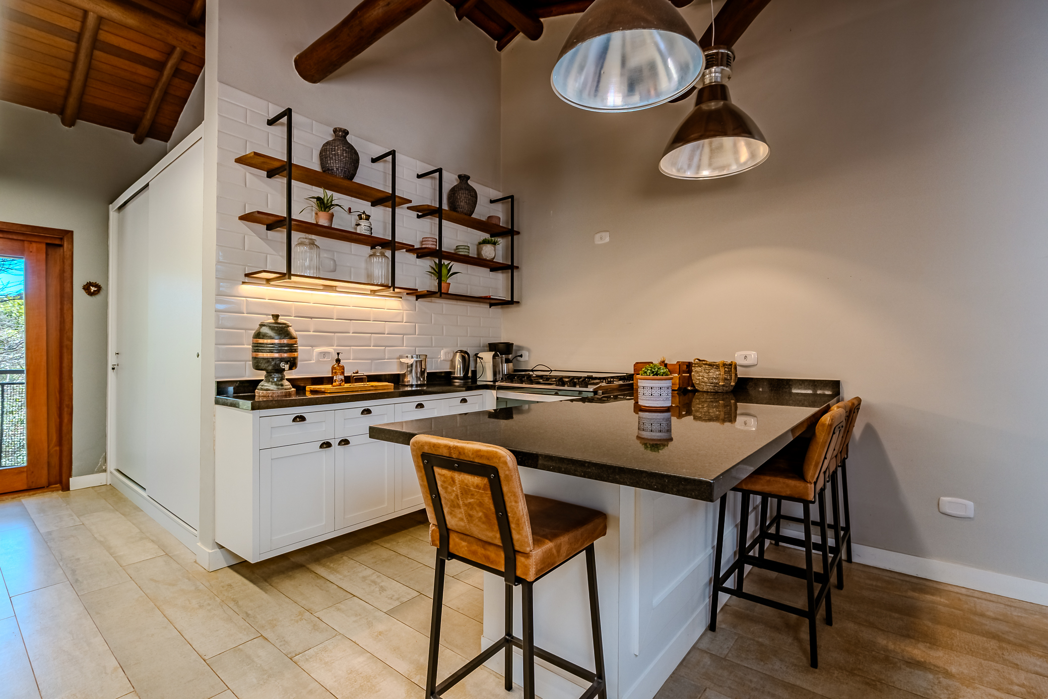 Casa à venda com 3 suítes no Condomínio Portal da Mantiqueira em Santo Antônio do Pinhal/SP.