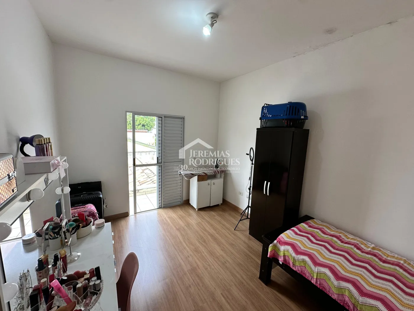 Casa à venda com 3 dormitórios no Condomínio Jatobá em Tremembé/SP.