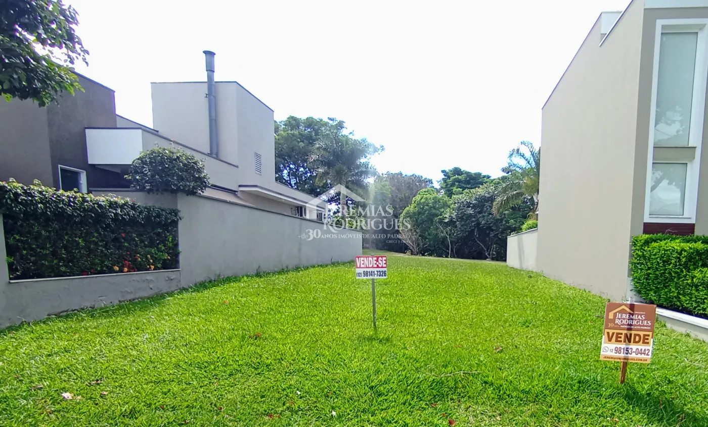Terreno à venda com 307 m² no Condomínio Campos do Conde II em Tremembé/SP.