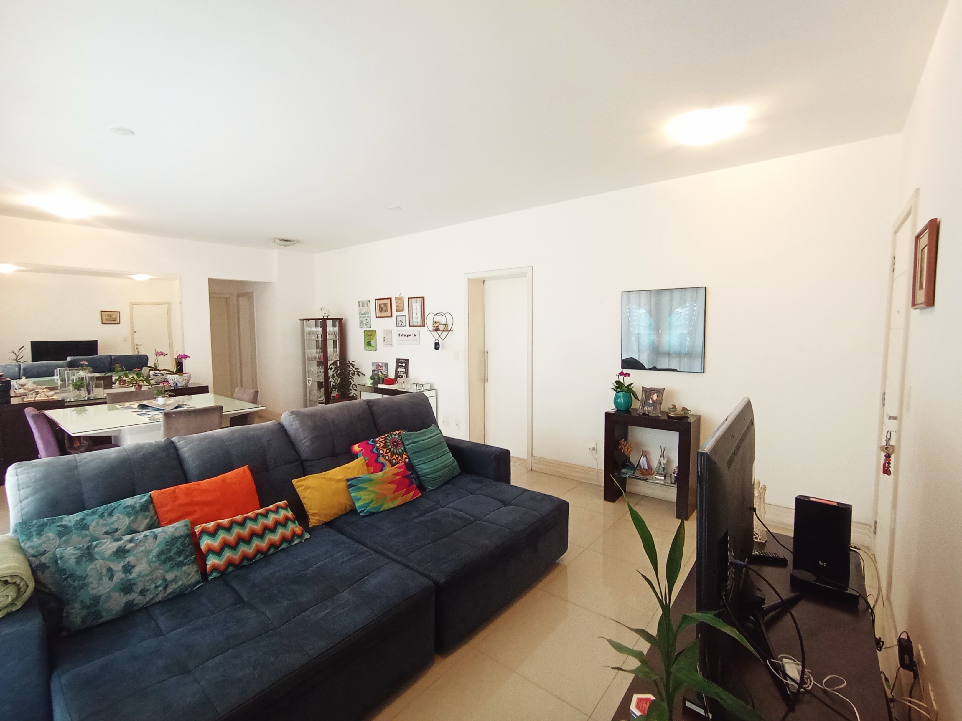 Apartamento à venda com 3 dormitórios, 150 m² no Edifício Jardim das Figueiras em Taubaté/SP