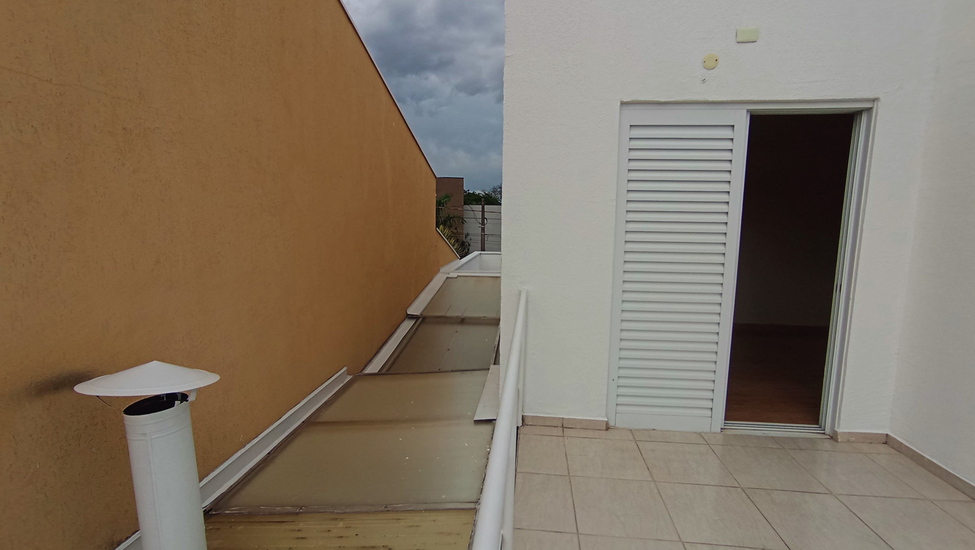 Casa para locação com 3 suítes no Condomínio Campos do Conde II - Chambord em Tremembé/SP.